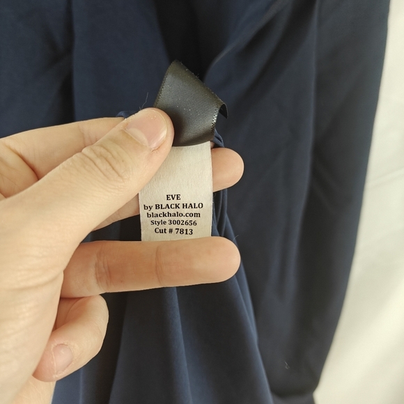 Black Halo Eve NWT Nixie Halter V-Neck Sheath Gown Navy Blue Size 4 Women's - Picture 14 of 14